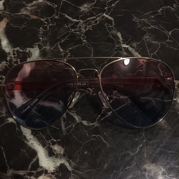 ... - Picture 4 of 6